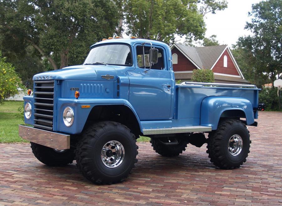  Dodge C600 1973 года  (фото 1 из 1)